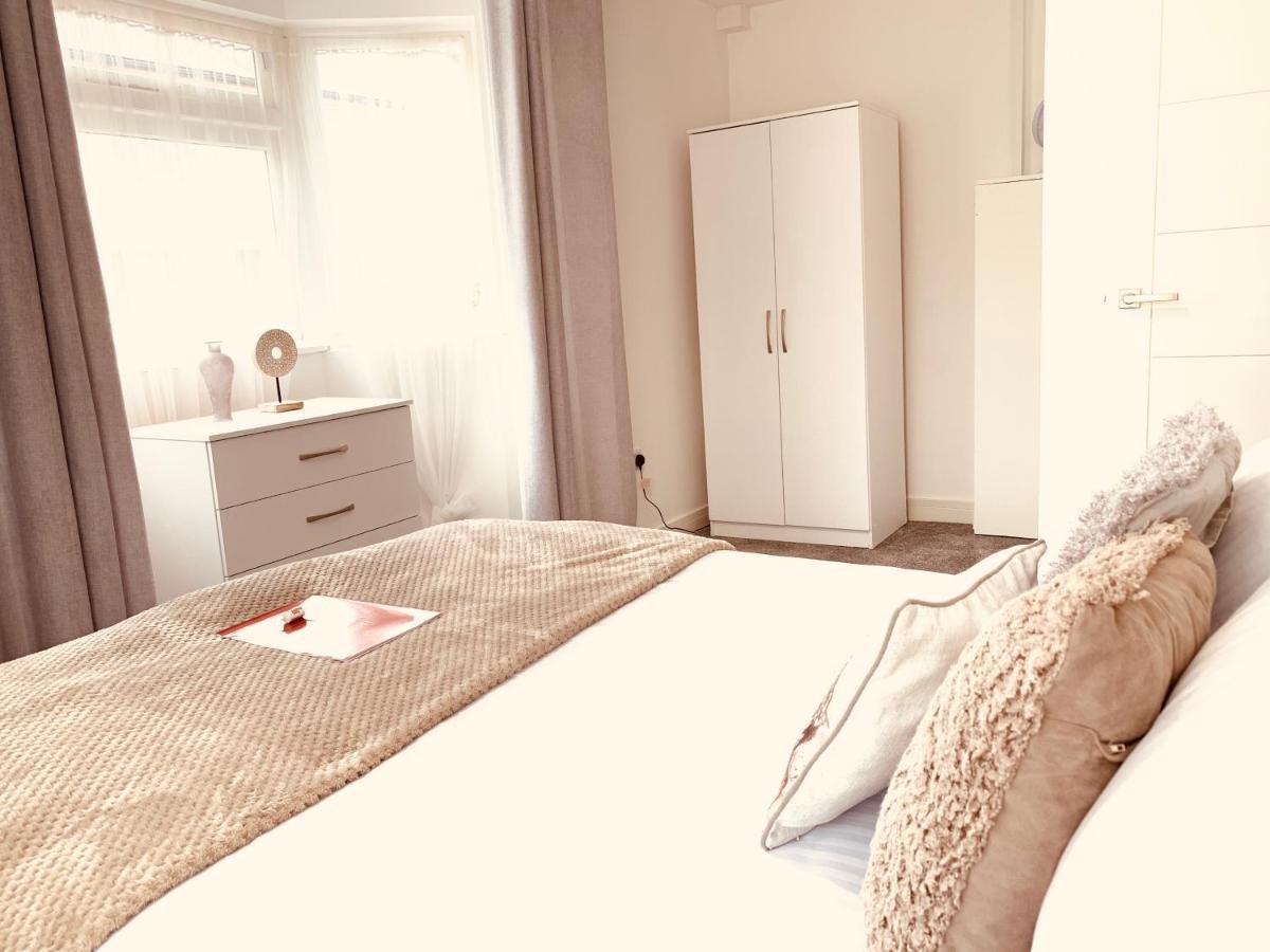 Elthorne Luxury Apartments - אוקסברידג' מראה חיצוני תמונה