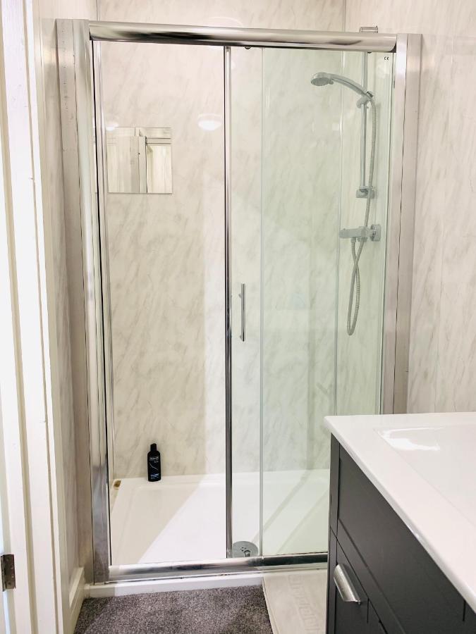 Elthorne Luxury Apartments - אוקסברידג' מראה חיצוני תמונה