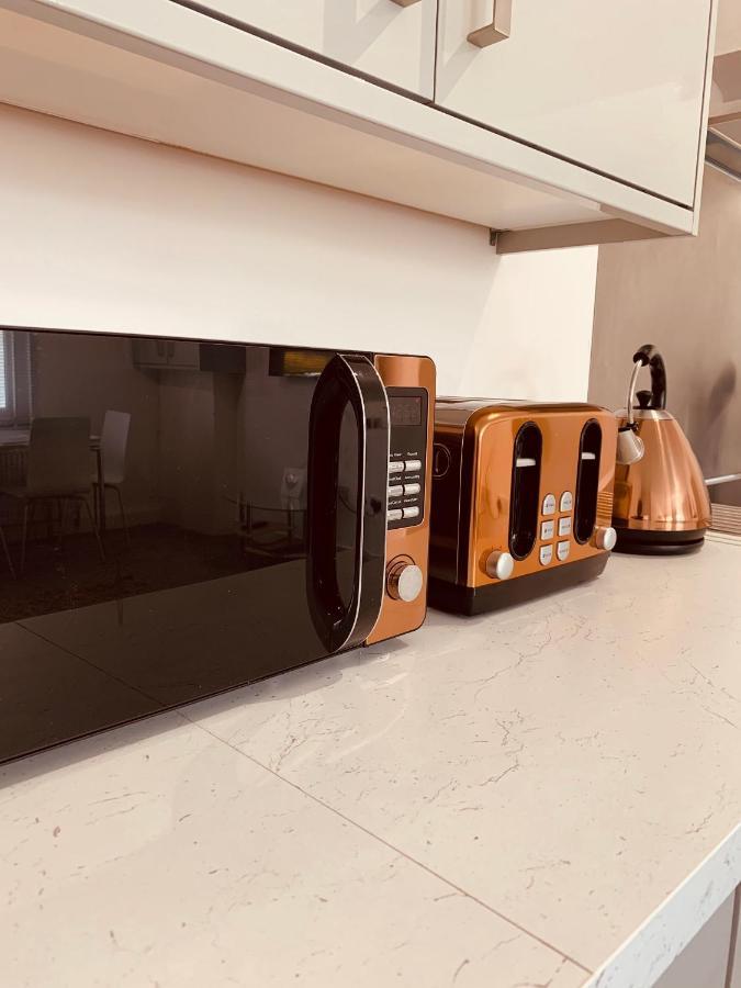Elthorne Luxury Apartments - אוקסברידג' מראה חיצוני תמונה