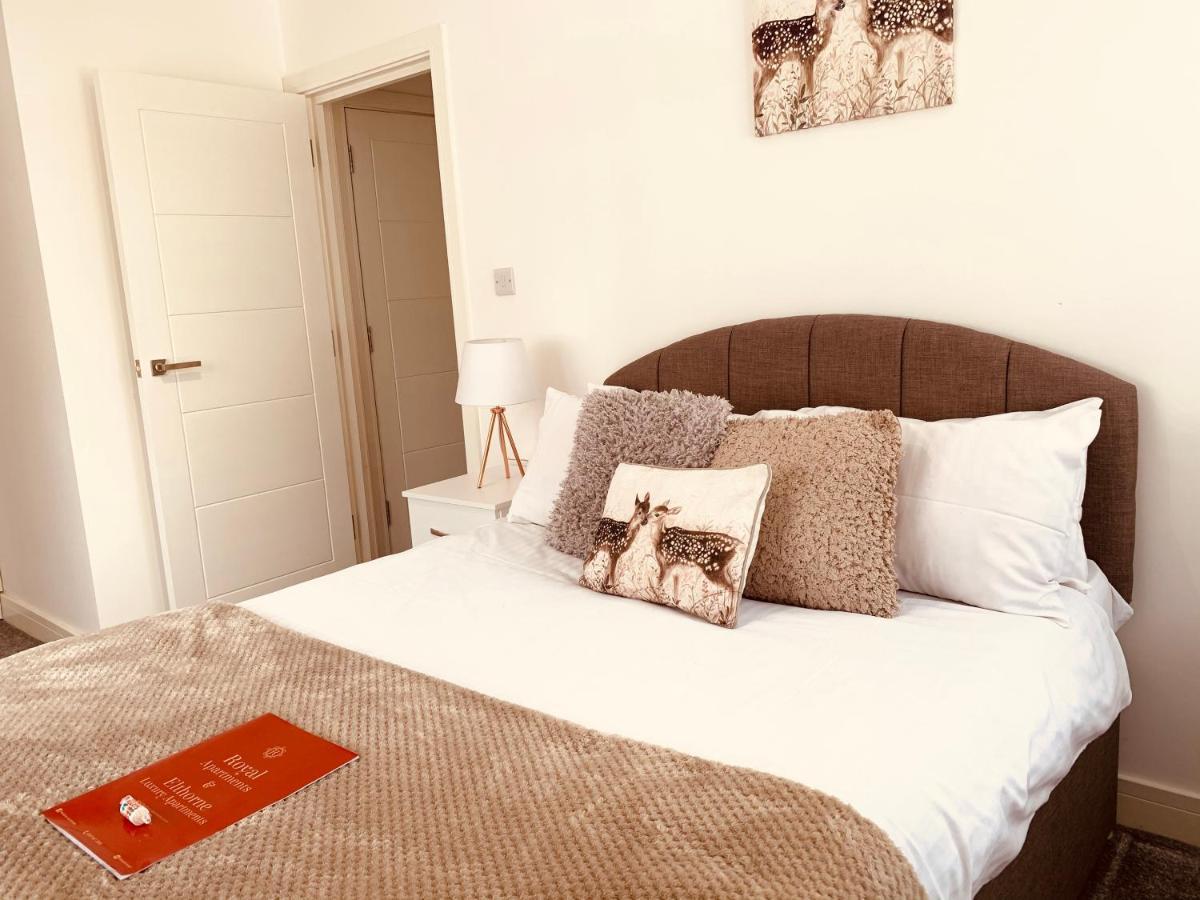 Elthorne Luxury Apartments - אוקסברידג' מראה חיצוני תמונה
