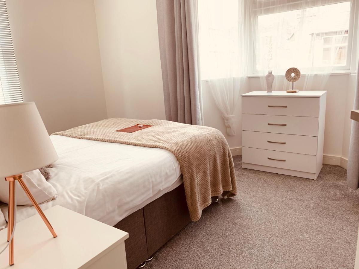 Elthorne Luxury Apartments - אוקסברידג' מראה חיצוני תמונה
