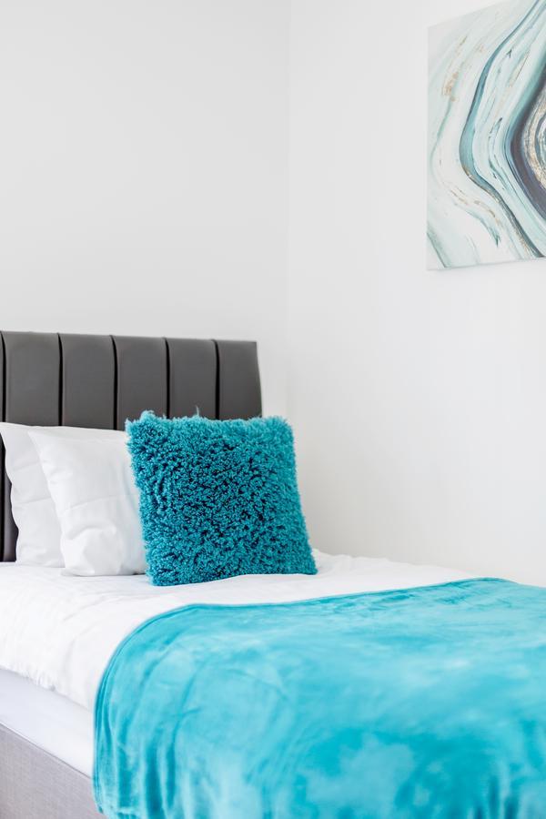 Elthorne Luxury Apartments - אוקסברידג' מראה חיצוני תמונה